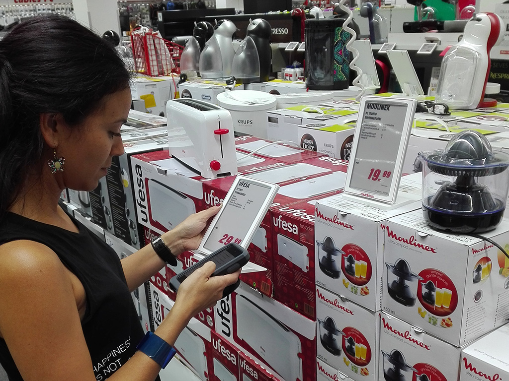 xplace Mutterkonzern MediaMarkt Saturn mit digitaler Preisauszeichnung