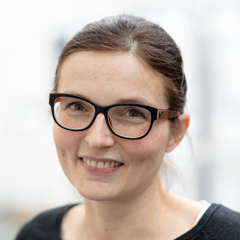 Portraitbild xplace HR Anna Kolibacz