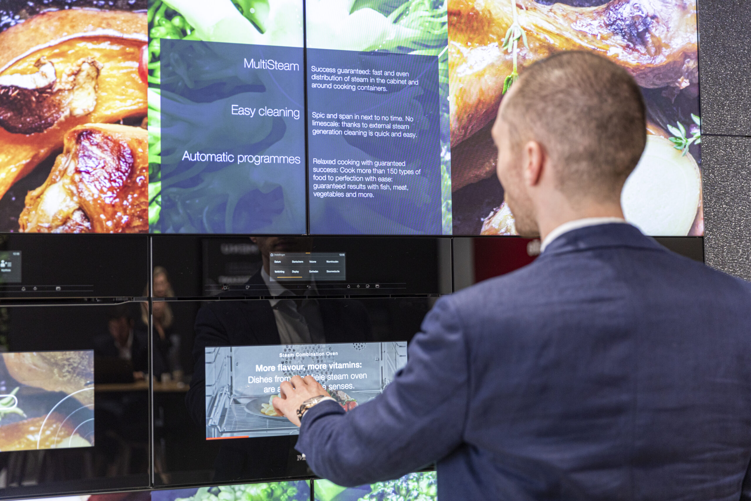 Miele Store mit interaktiver Videowand von xplace