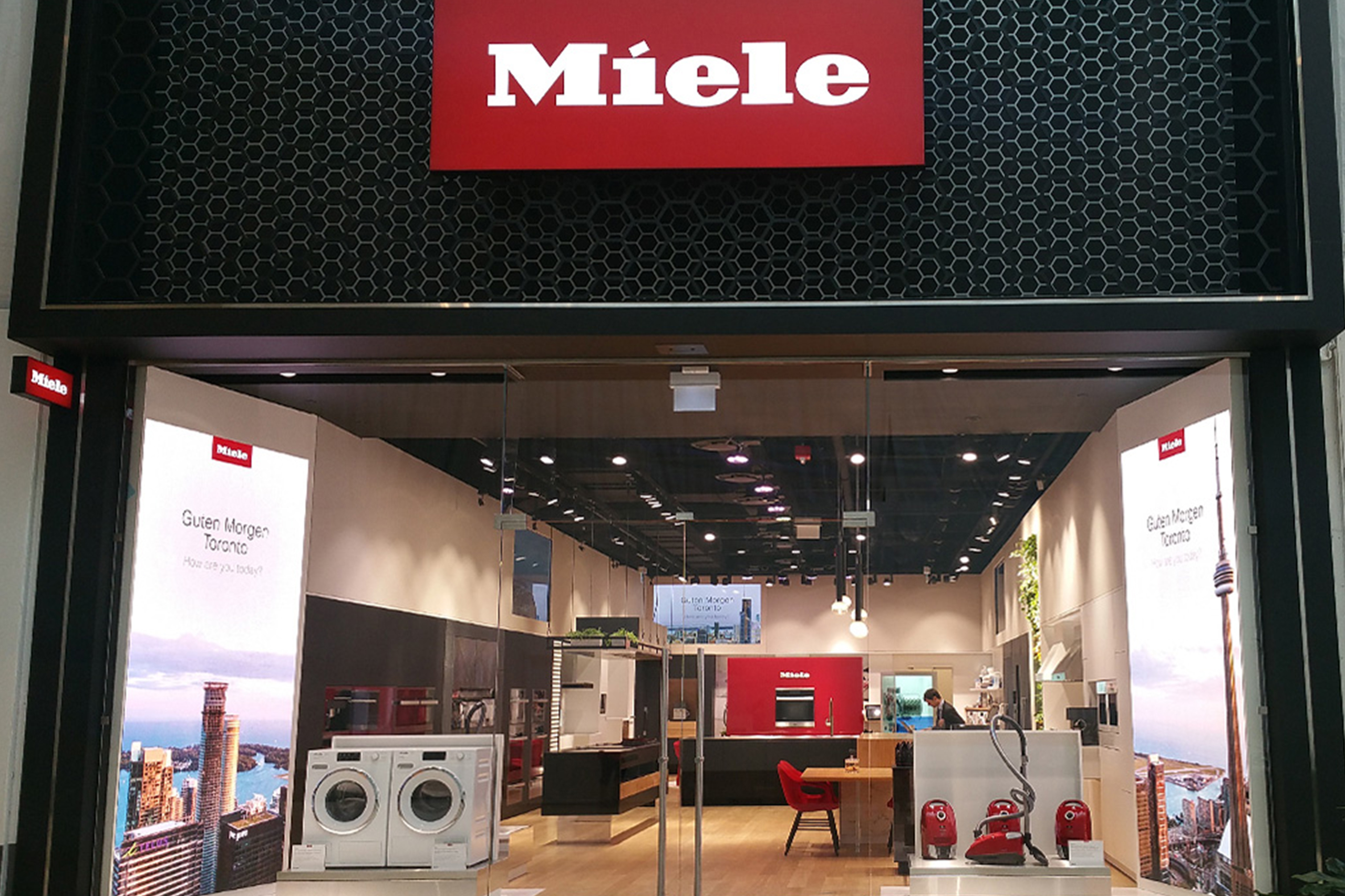 Window Displays von xplace beim Kunden Miele