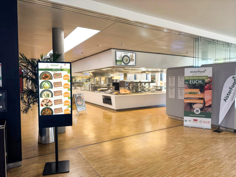 Pressebericht zum Digital Signage Proejkt von xplace bei AlsterFood